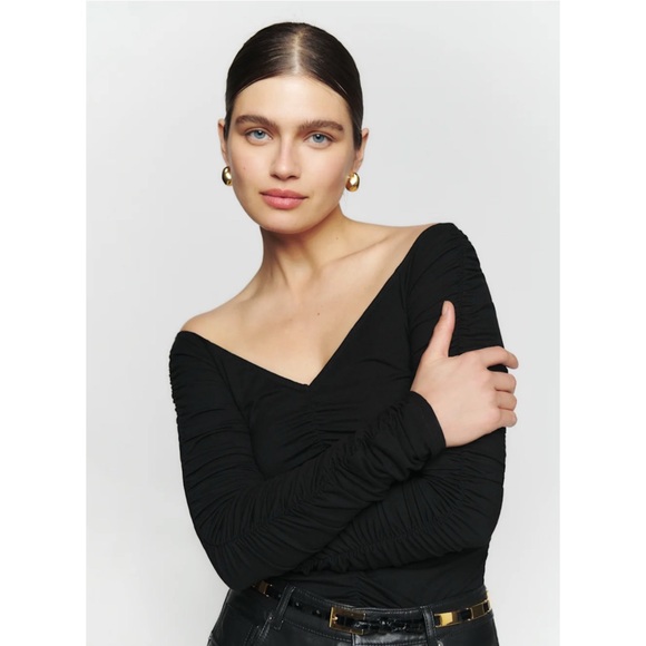 Reformation Tops - Reformation Leonora Knit Top Long Sleeve in Black